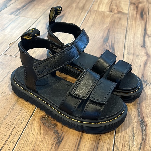 Dr Martens Black Klaire J sandals size 1 - Picture 2 of 5